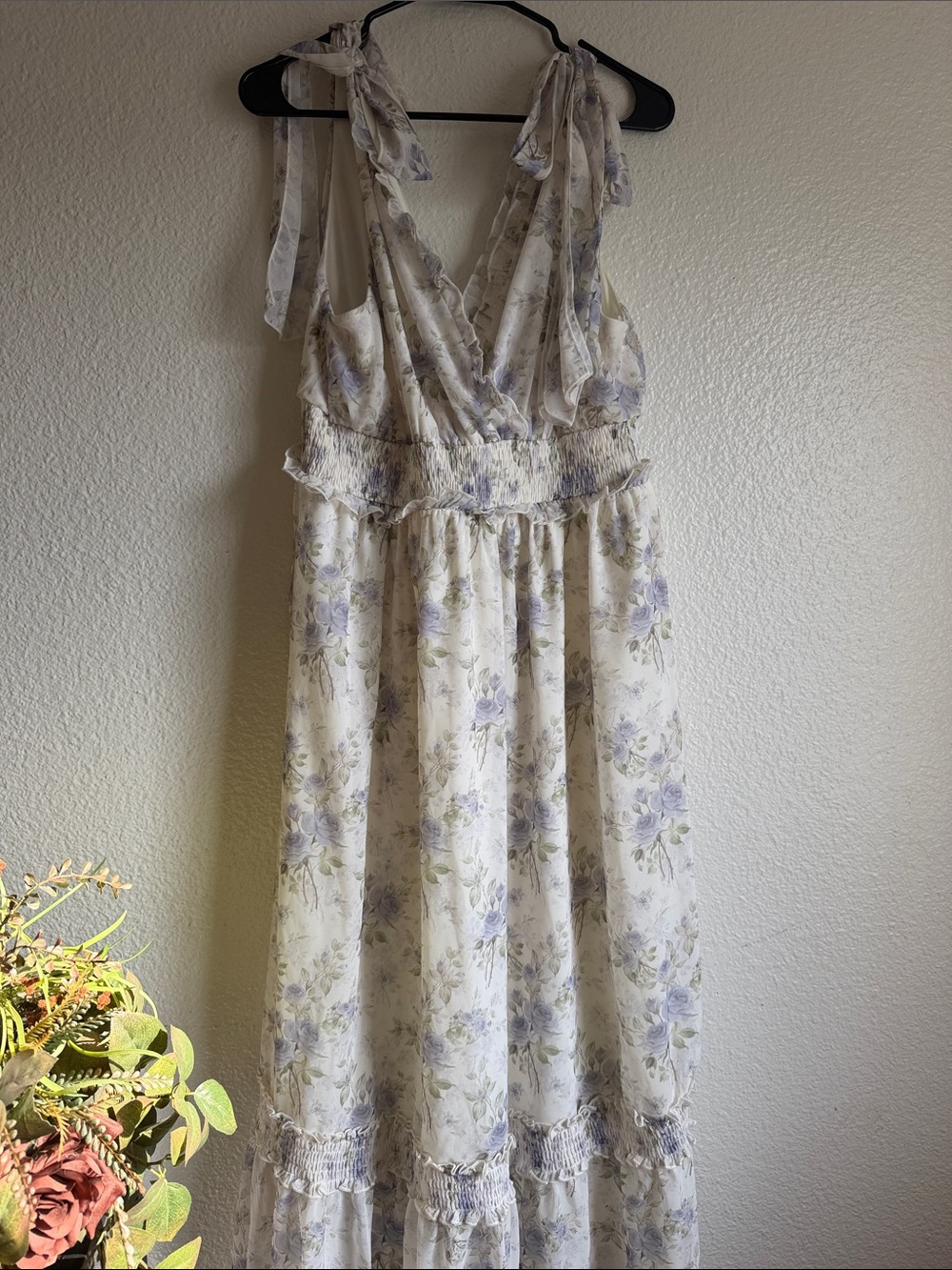 Floral Tie-Shoulder Maxi Dress in Light Lavender size L